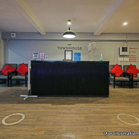 Oyo Townhouse 600 Gangothri Hotel Secundurabad Esterno foto