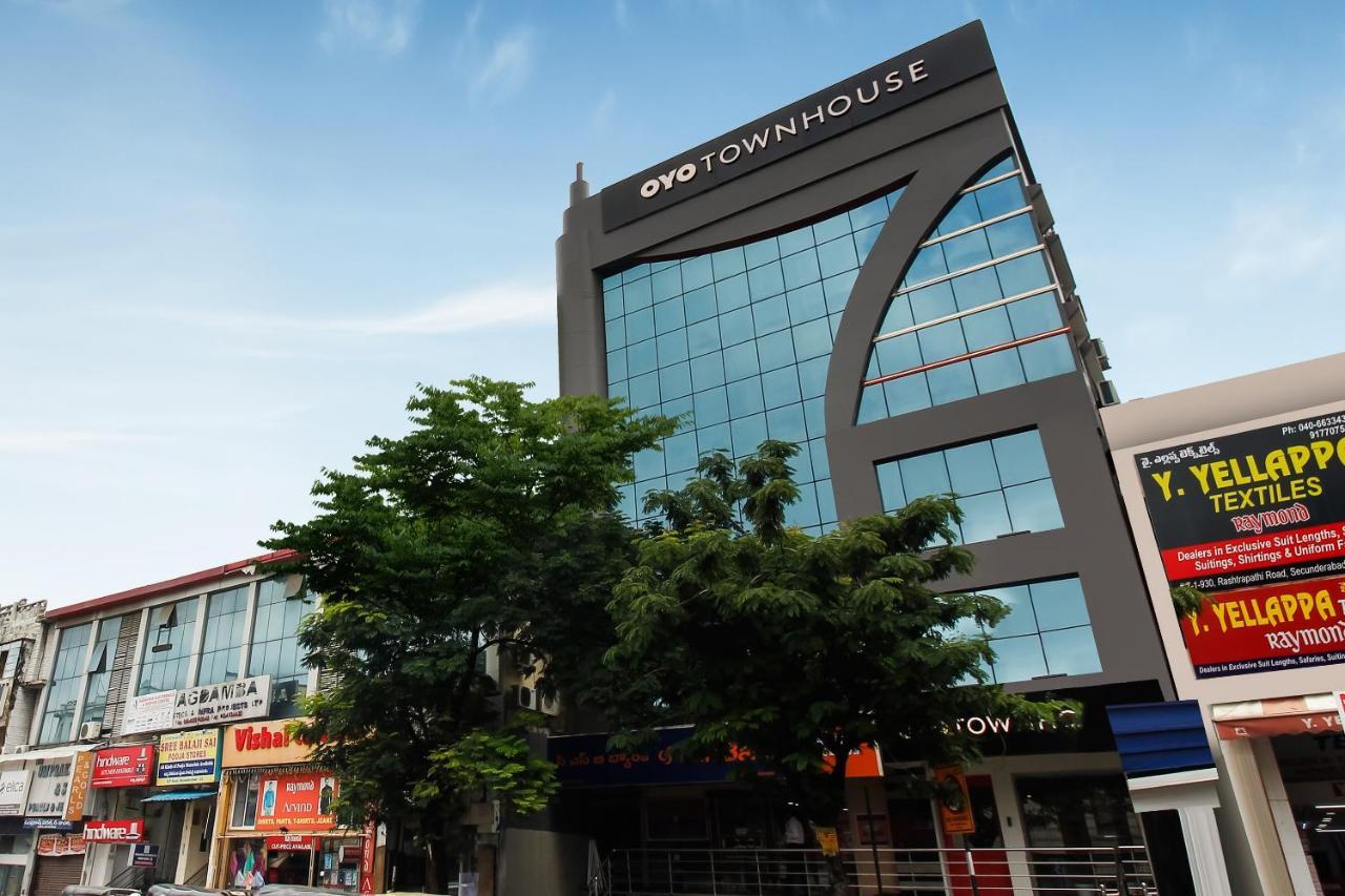 Oyo Townhouse 600 Gangothri Hotel Secundurabad Esterno foto